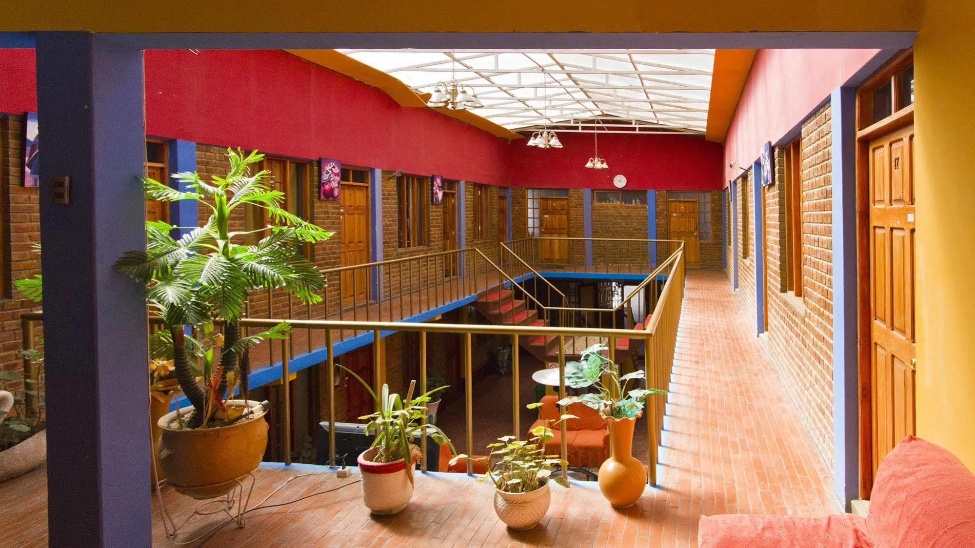 Tonito Hotel Уюни Экстерьер фото